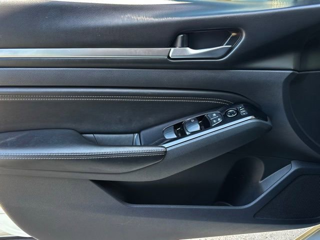 Used 2021 Nissan Altima 2.5 SV w/ SV Premium Package FWD image 19