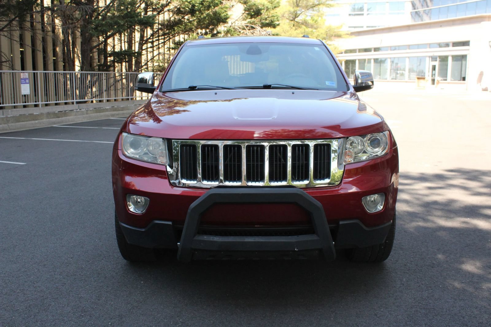 Used 2012 Jeep Grand Cherokee Limited w/ Luxury Group II AWD/4WD image 3