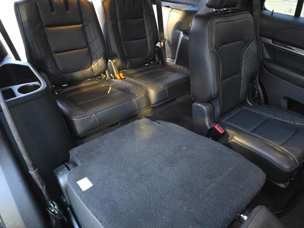 Used 2018 Ford Explorer Platinum image 26