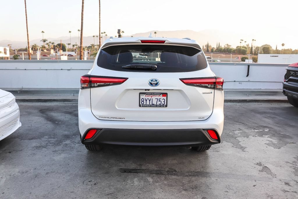 Used 2022 Toyota Highlander Bronze Edition AWD/4WD image 8