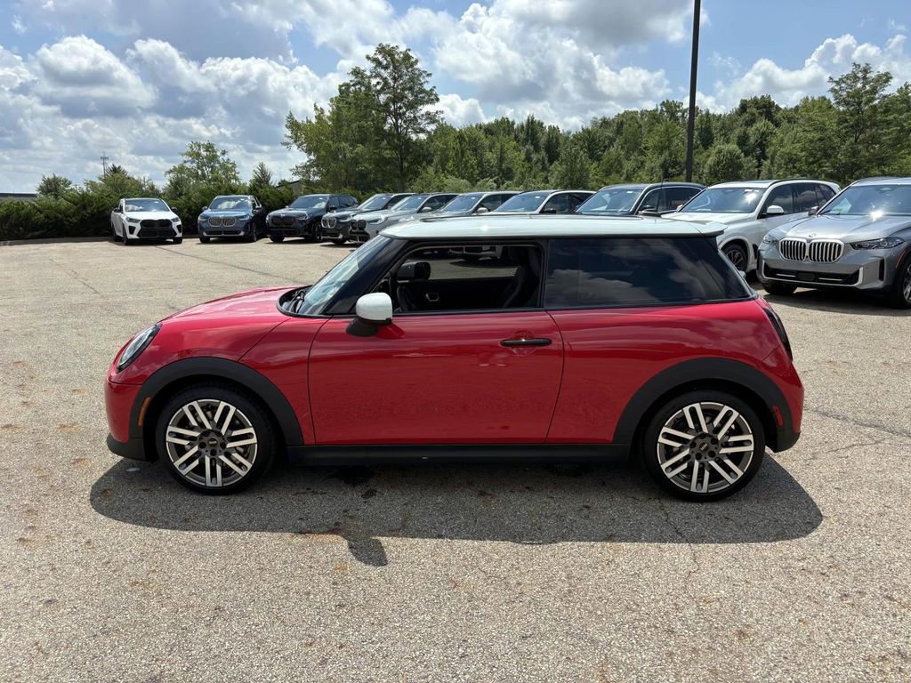 Certified 2025 MINI Cooper S image 4