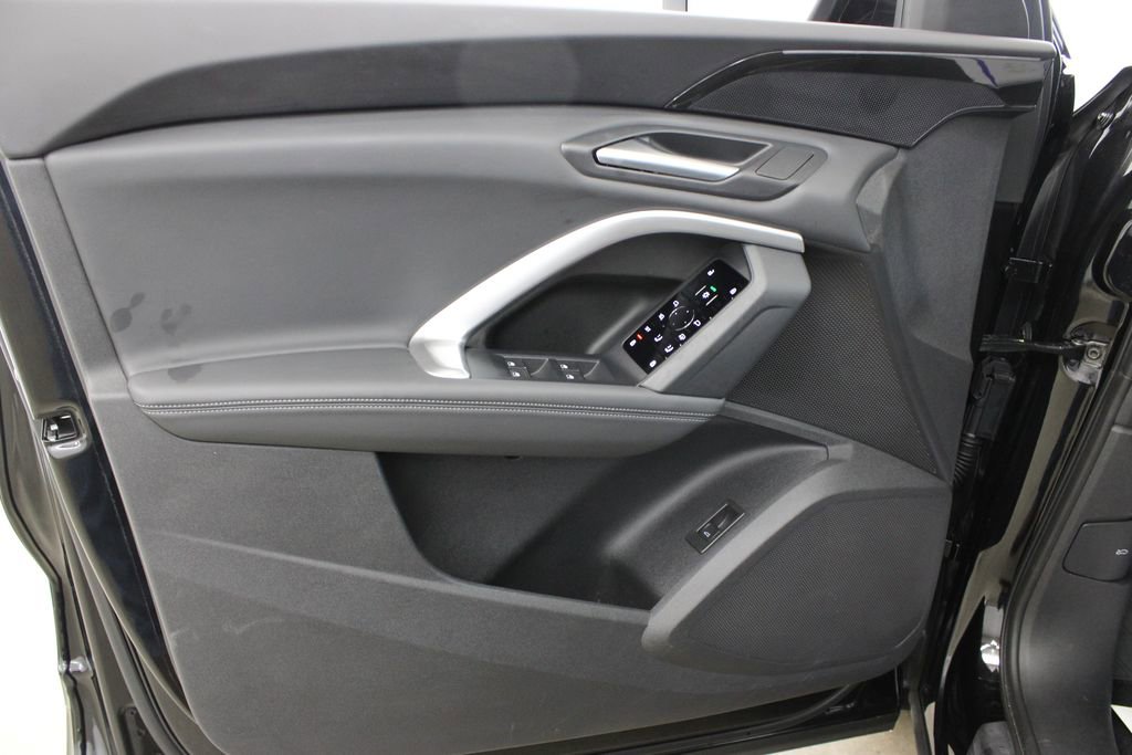 Certified 2025 Audi Q5 Premium w/ Convenience Package image 18