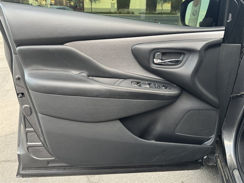 Used 2021 Nissan Murano S FWD image 19