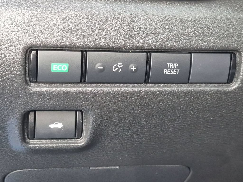Used 2025 Nissan Sentra SV w/ SV Premium Package FWD image 31