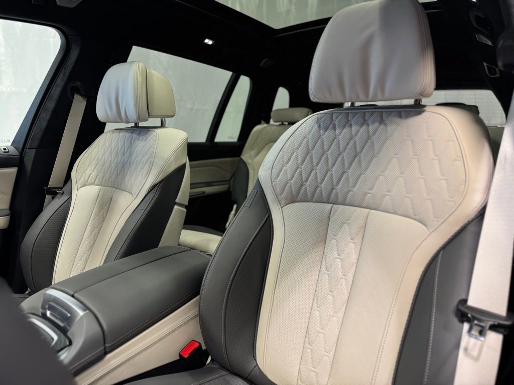New 2026 BMW ALPINA XB7 image 25