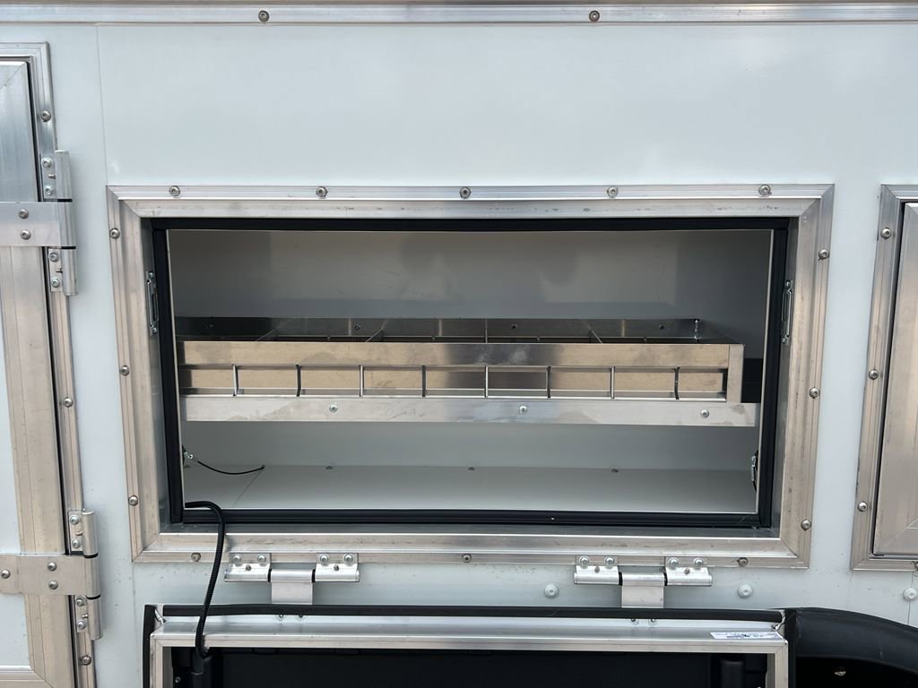 New 2025 Chevrolet Express 3500 w/ Power Convenience Package image 30