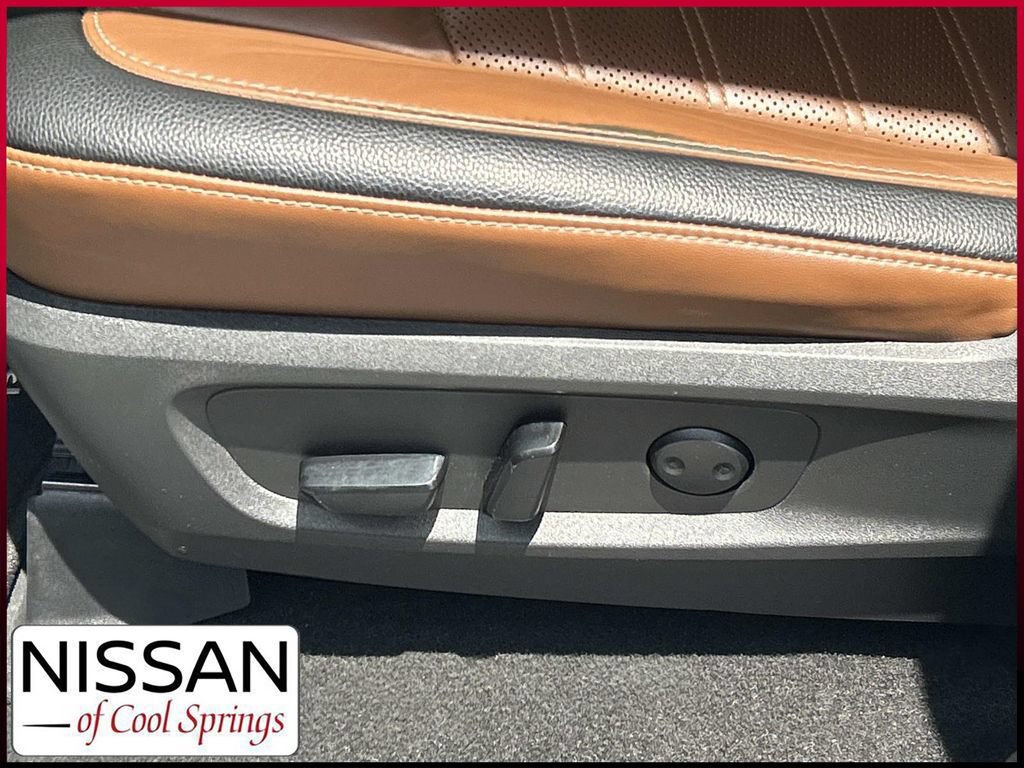 Used 2023 Nissan Pathfinder Platinum FWD image 18