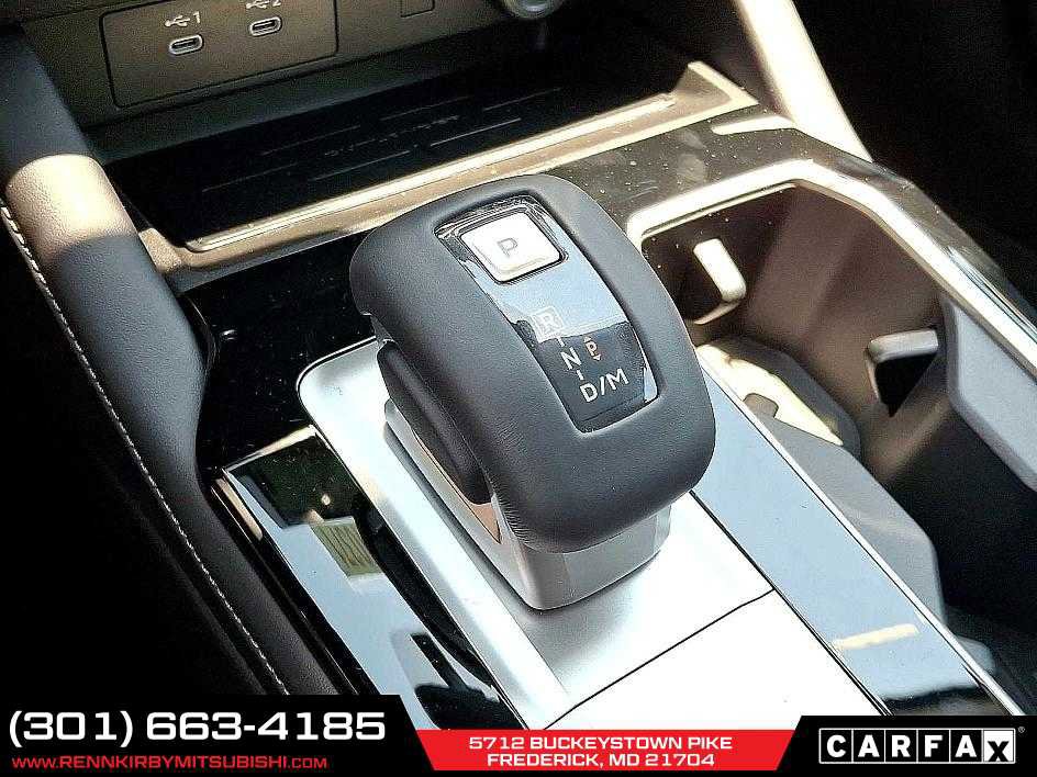 New 2025 Mitsubishi Outlander SE image 10