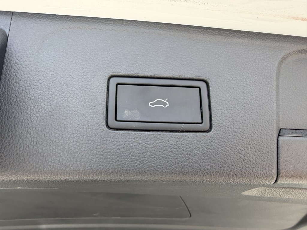 Used 2024 Volkswagen Atlas SEL Premium R-Line AWD/4WD image 42