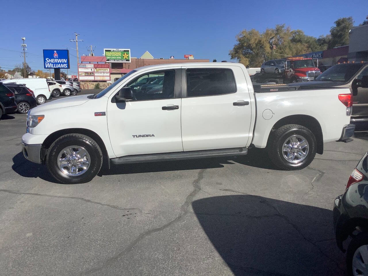 Used 2013 Toyota Tundra Grade 4x4 4dr CrewMax Cab Pick image 15