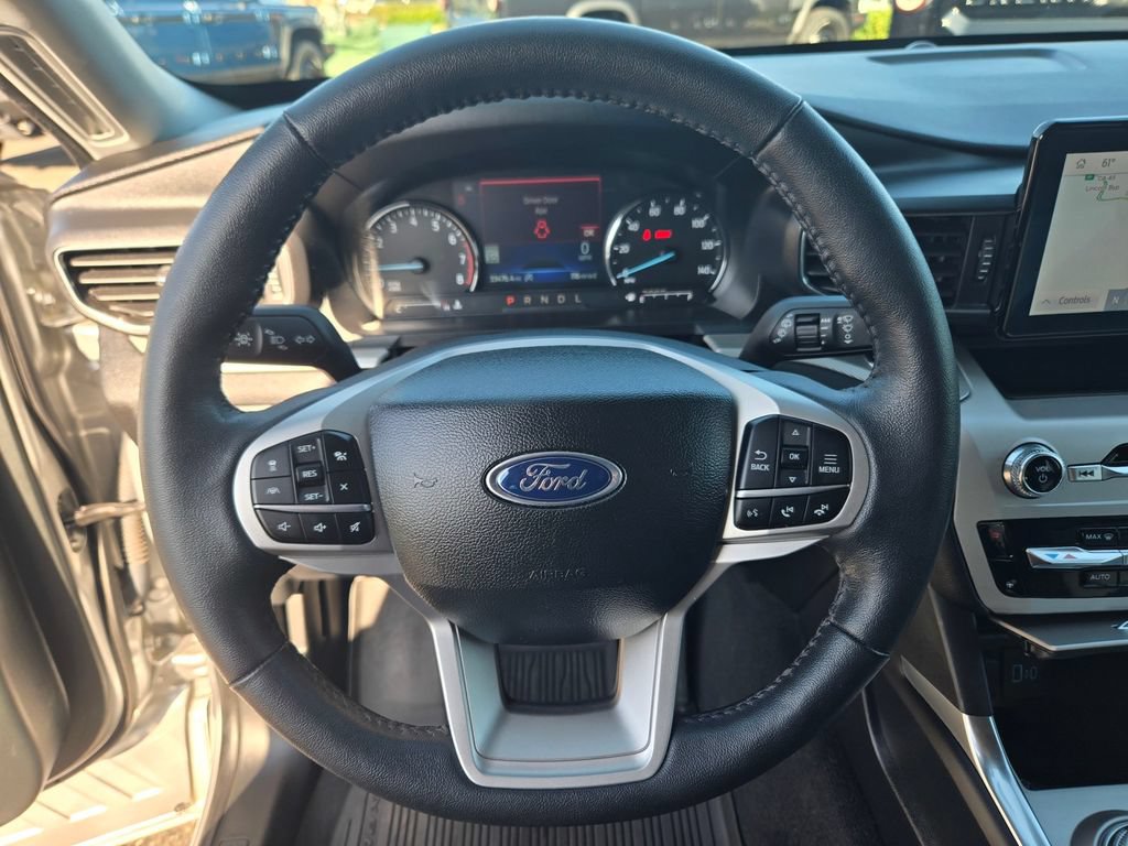 Used 2023 Ford Explorer XLT w/ Equipment Group 202A AWD/4WD image 25