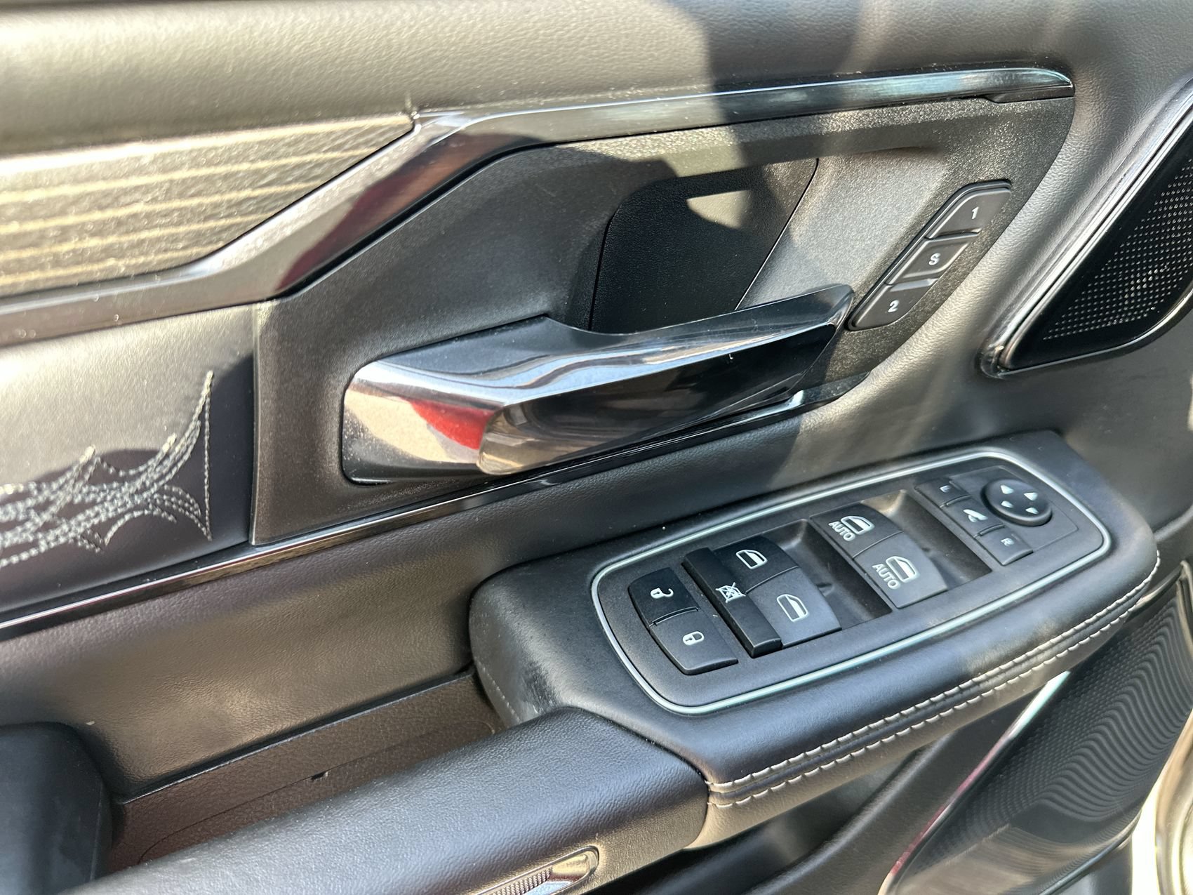 Used 2023 RAM 1500 Limited AWD/4WD image 13