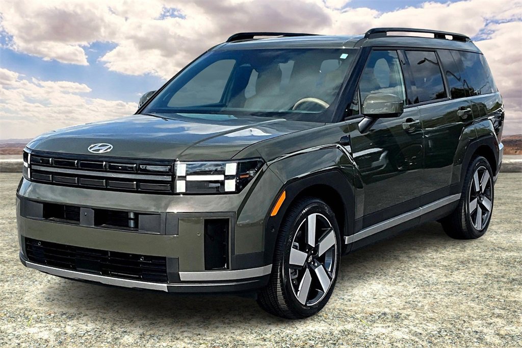 Used 2025 Hyundai Santa Fe Limited image 3