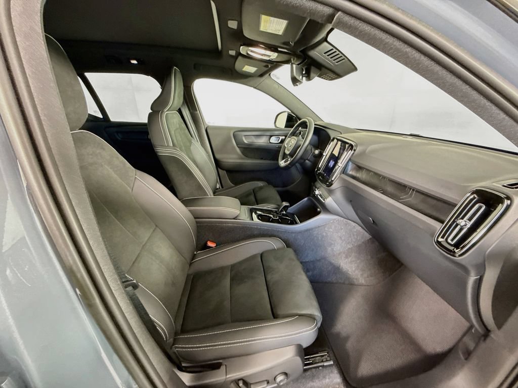 Used 2023 Volvo XC40 Recharge Plus AWD/4WD image 30