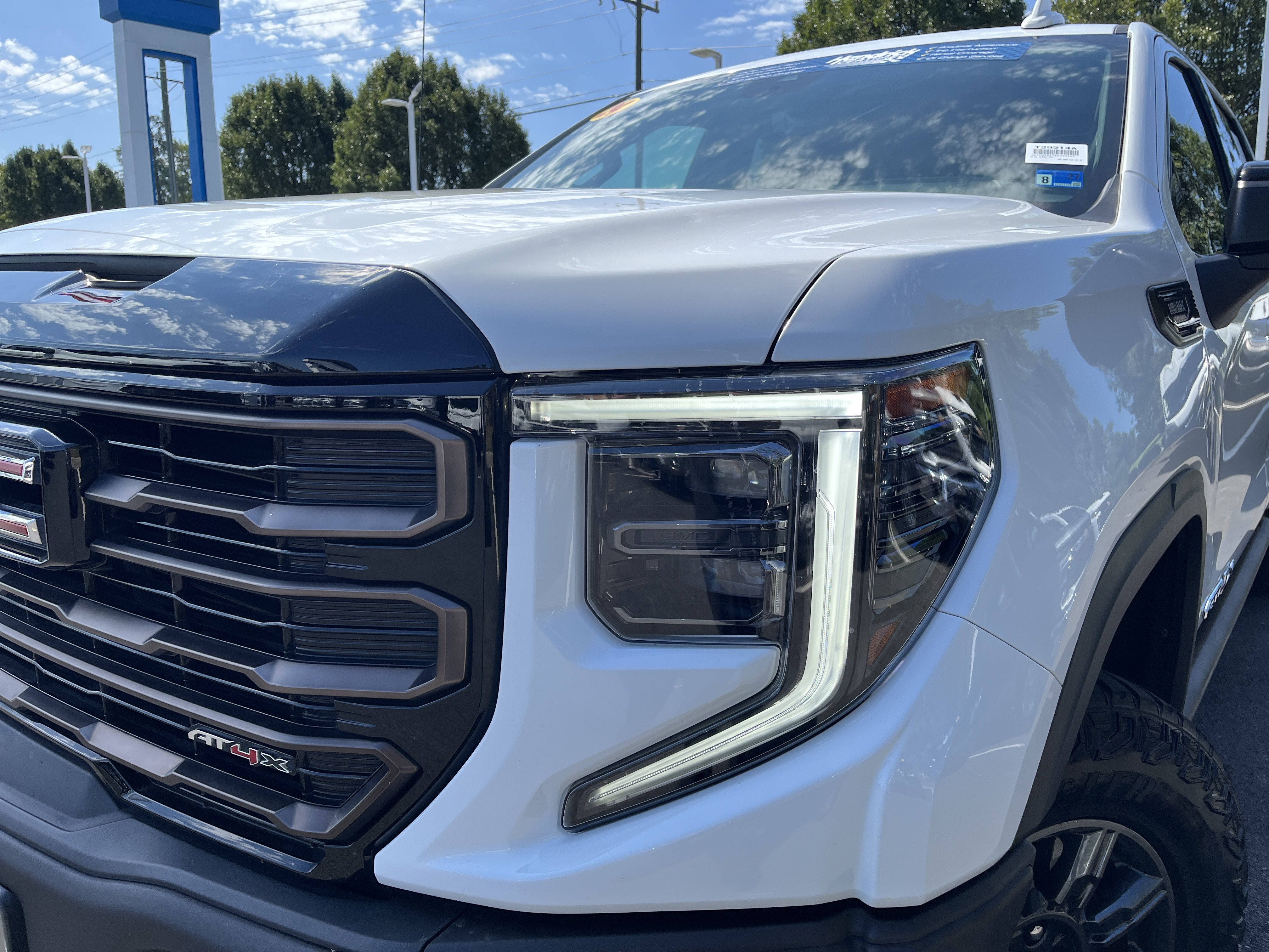 Used 2024 GMC Sierra 1500 AT4X AWD/4WD image 8
