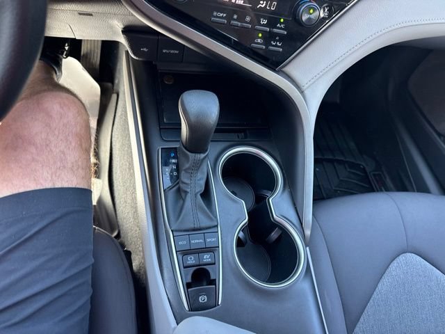 Used 2021 Toyota Camry LE FWD image 20