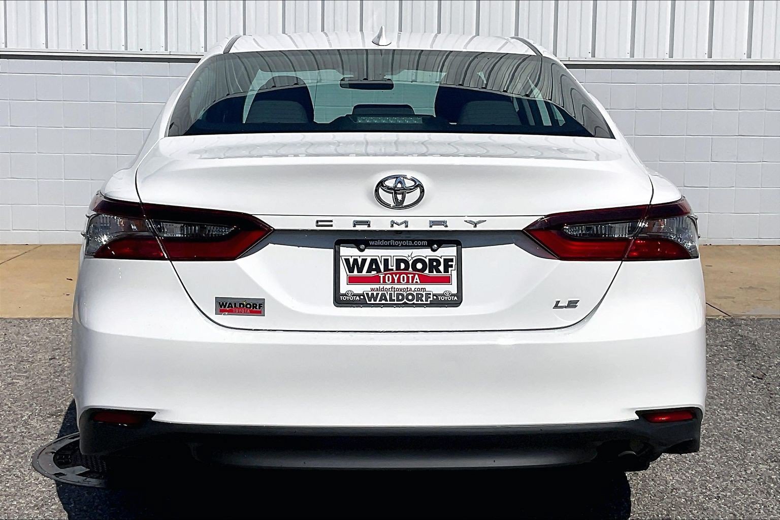 Used 2024 Toyota Camry LE FWD image 5