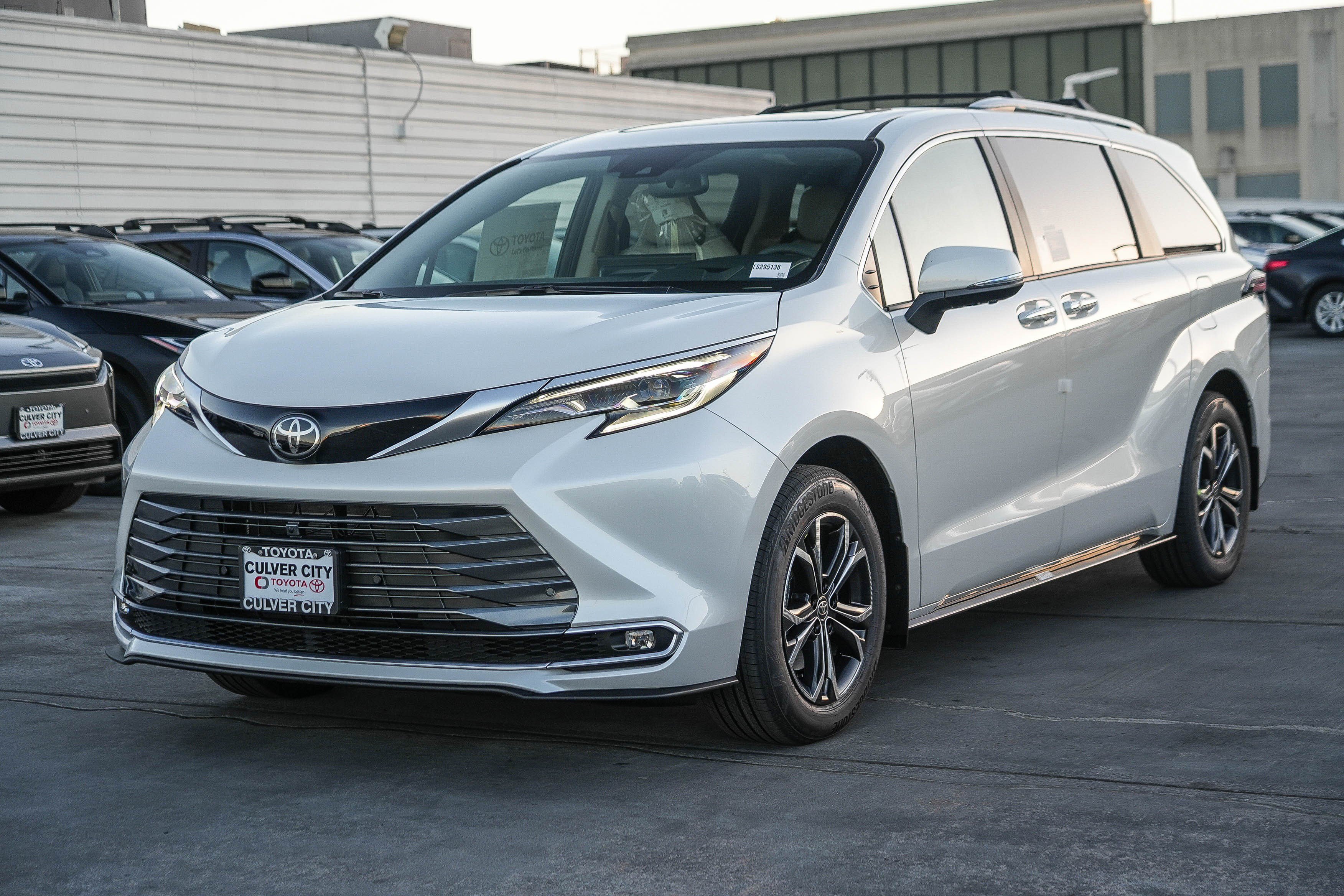 New 2026 Toyota Sienna Platinum AWD/4WD image 6