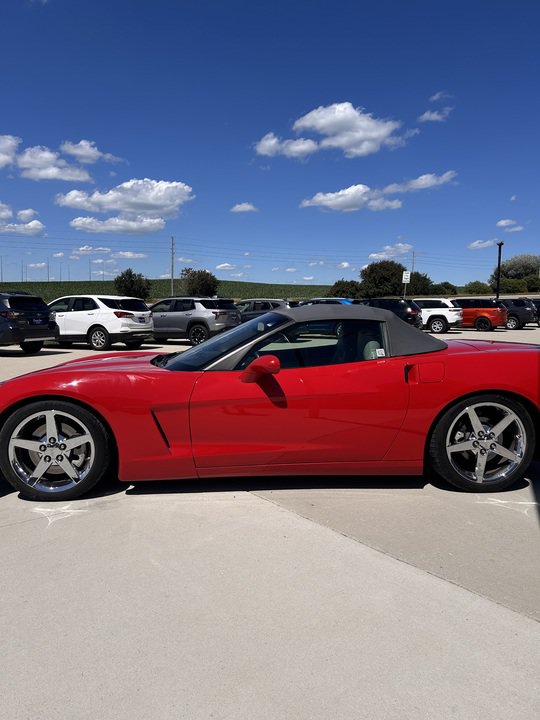 Used 2007 Chevrolet Corvette Convertible w/ Preferred Equipment Group RWD image 8
