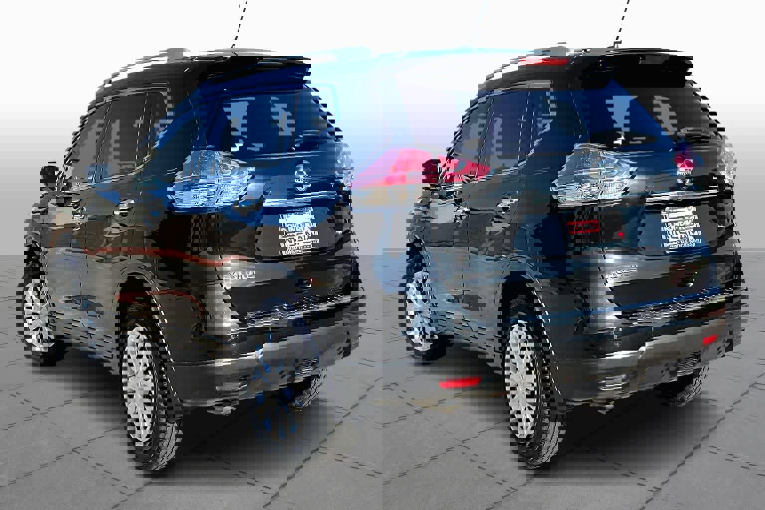 Used 2016 Nissan Rogue S w/ Appearance Package image 11