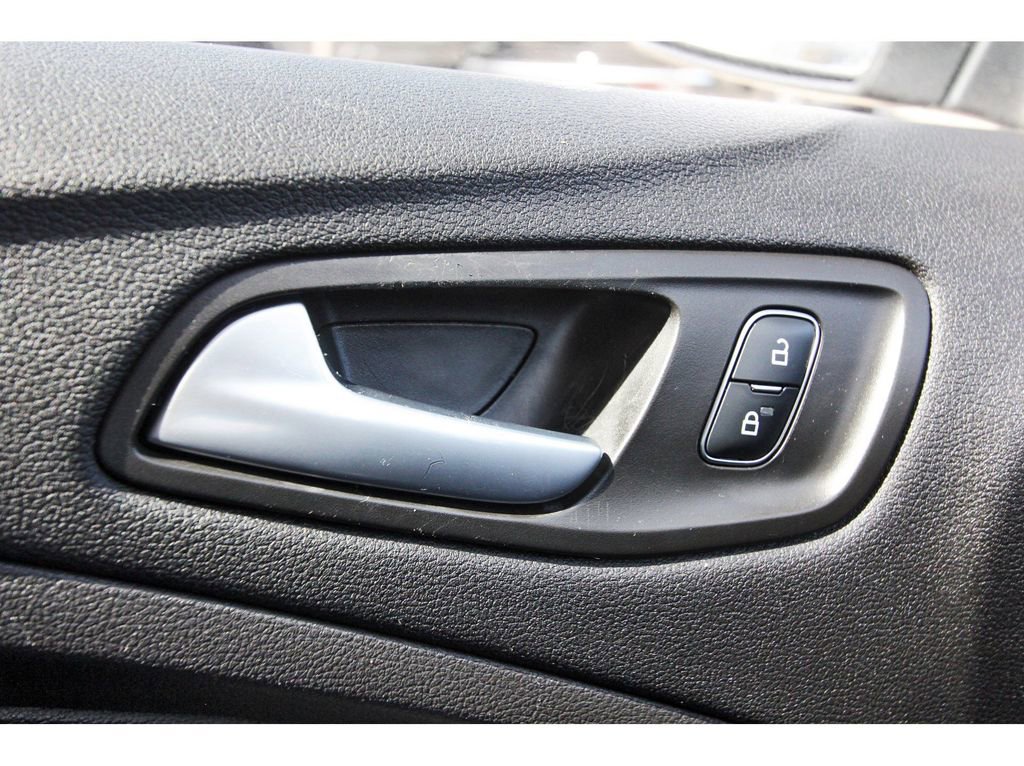 Used 2019 Ford Escape SE FWD image 23