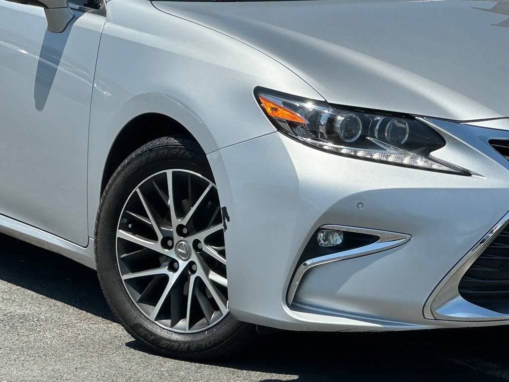 Used 2017 Lexus ES 350 w/ Luxury Package FWD image 40
