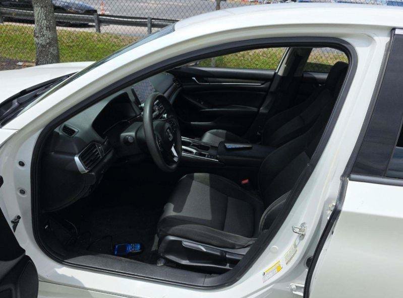 Used 2018 Honda Accord LX image 4