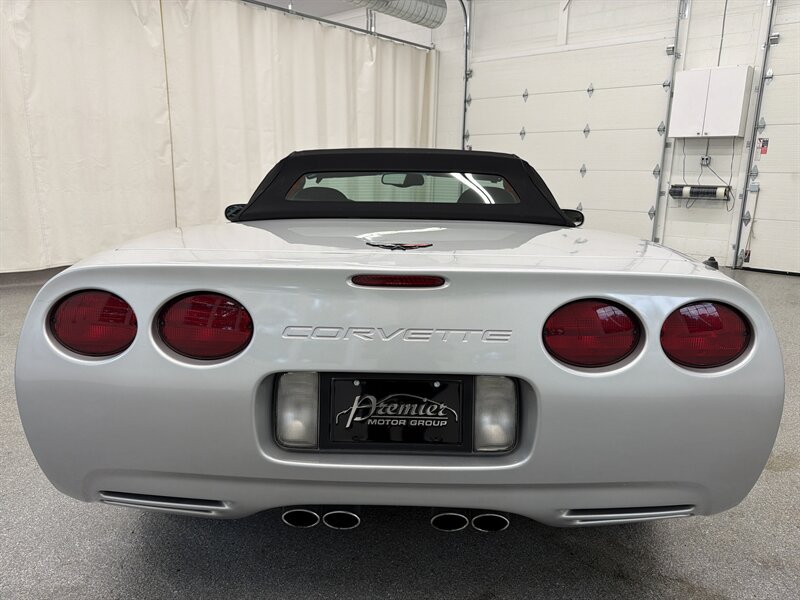 Used 2001 Chevrolet Corvette Convertible w/ Preferred Equipment Group1 RWD image 14