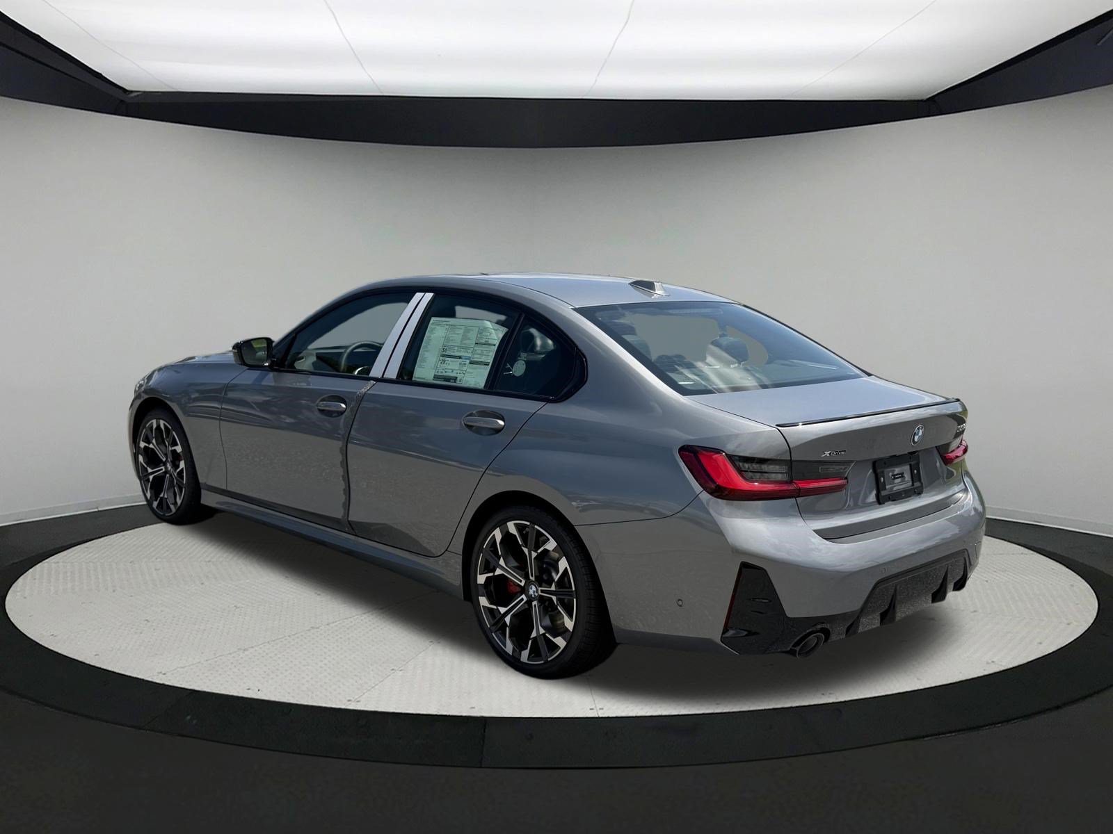 Used 2026 BMW 330i xDrive Sedan w/ M Sport Package AWD/4WD image 6