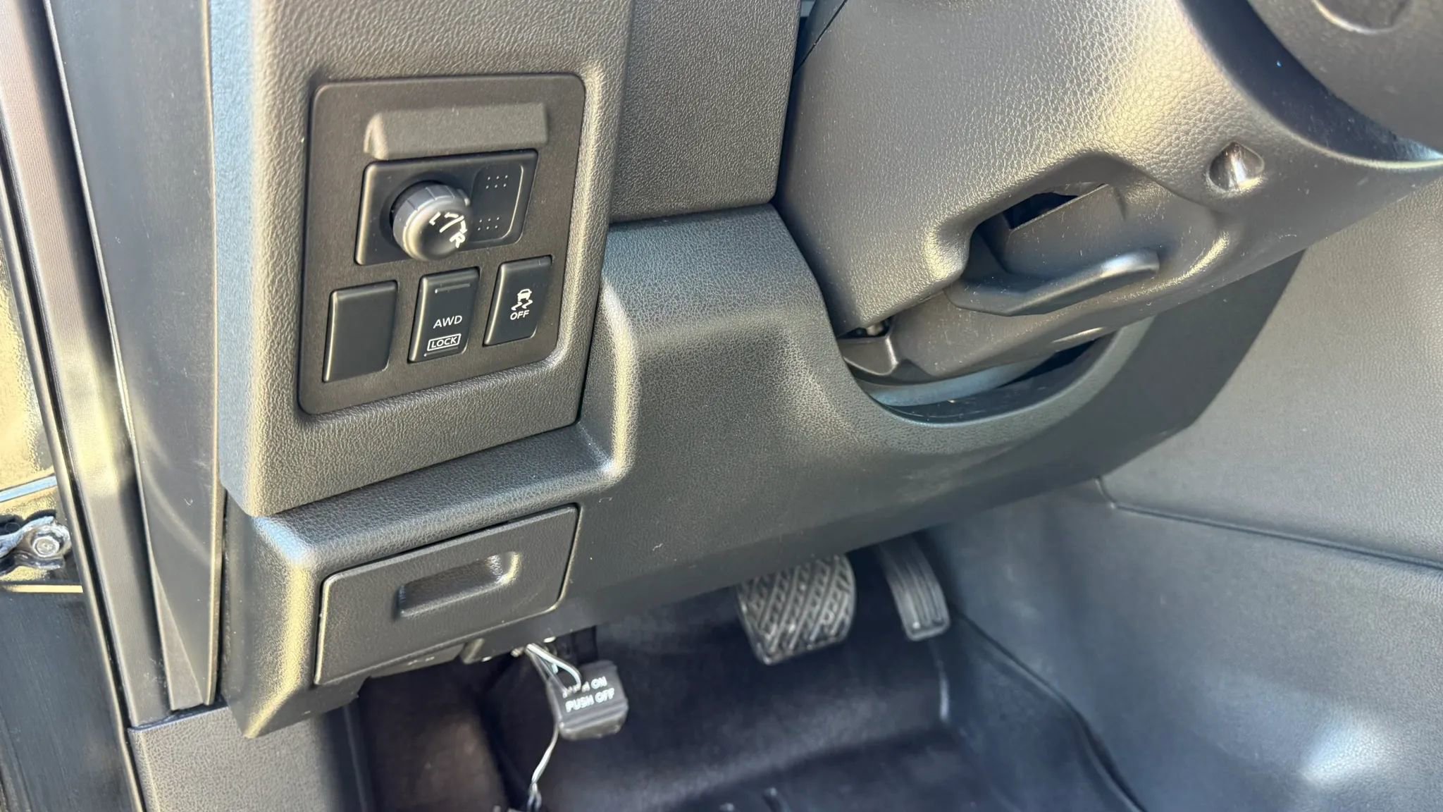Used 2015 Nissan Rogue S w/ Convenience Package AWD/4WD image 17