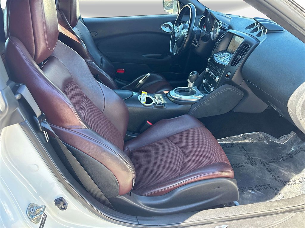 Used 2013 Nissan 370Z Touring w/ Sport Pkg image 11