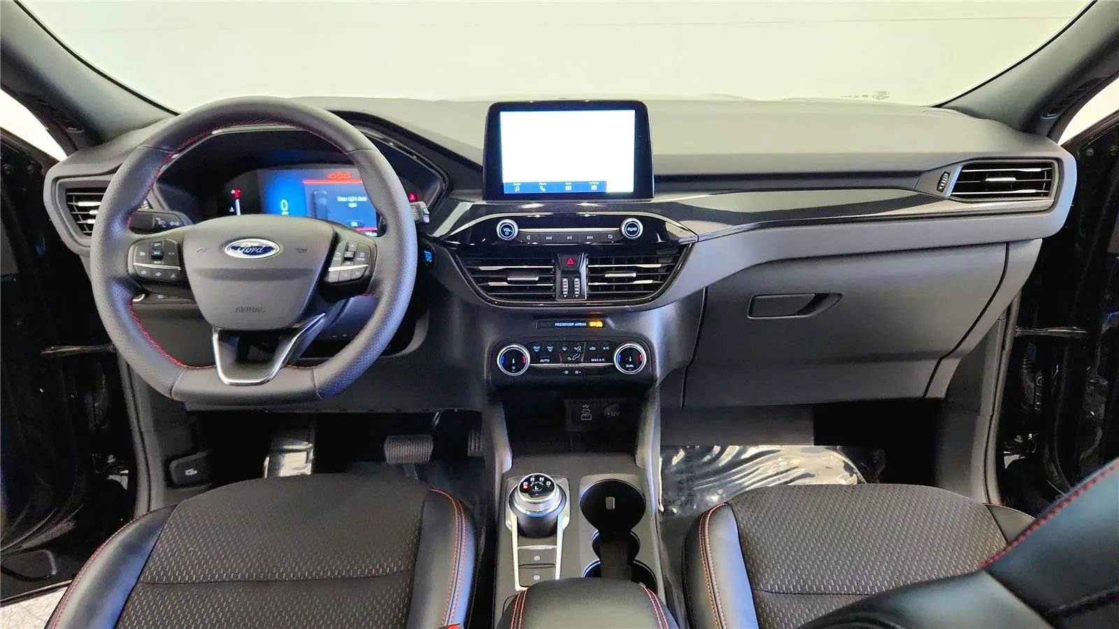 Used 2025 Ford Escape ST-Line image 31