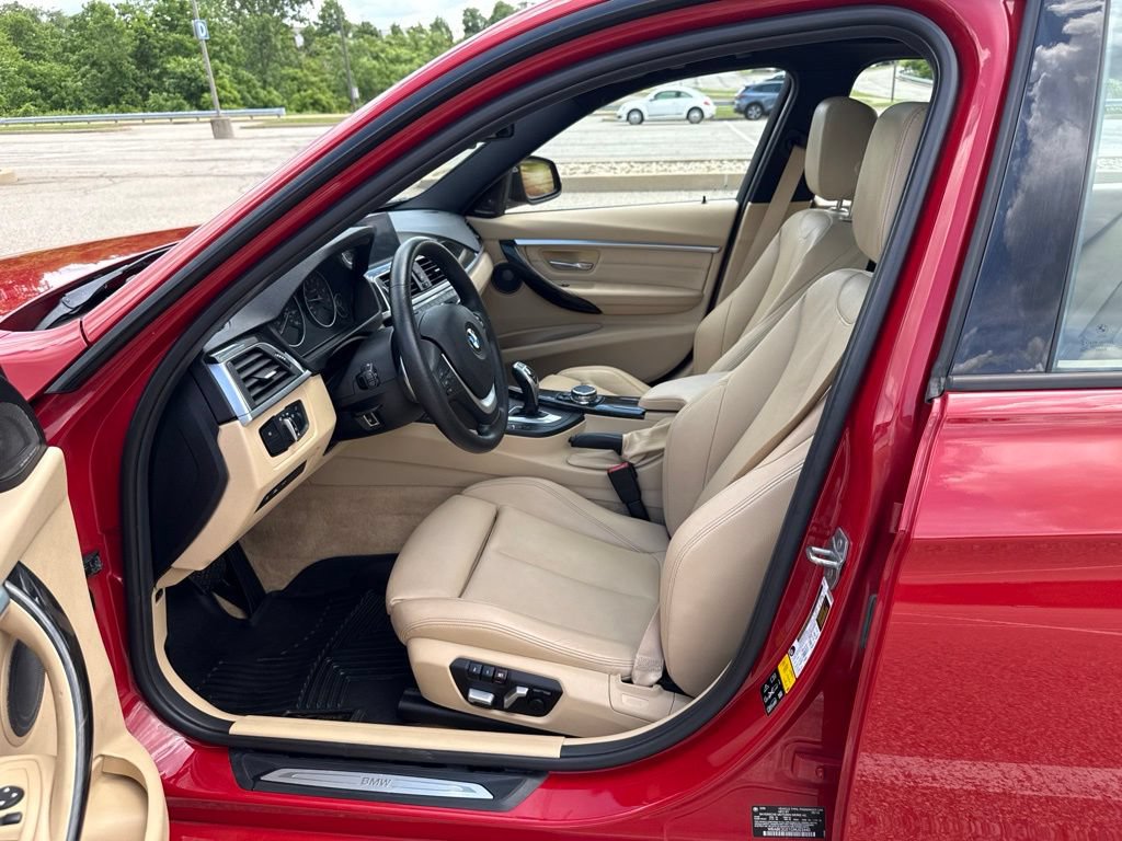 Used 2016 BMW 328i xDrive Sedan AWD/4WD image 9