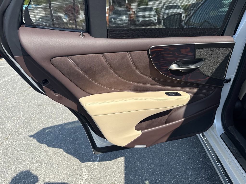 Used 2018 Lexus LS 500h w/ Luxury Package RWD image 29