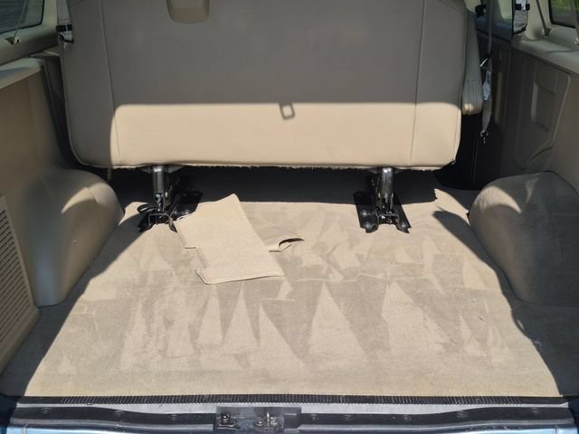 Used 2011 Ford E-150 and Econoline 150 Wagon w/ XLT Premium Pkg RWD image 7