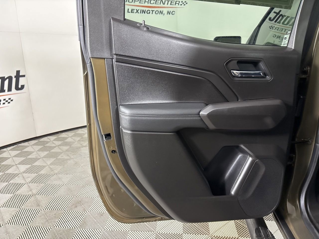 Used 2025 GMC Canyon Elevation image 19