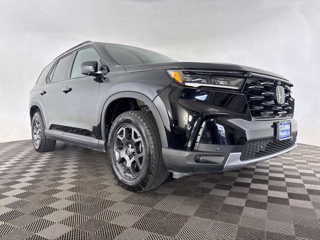 Used 2024 Honda Pilot TrailSport image 2