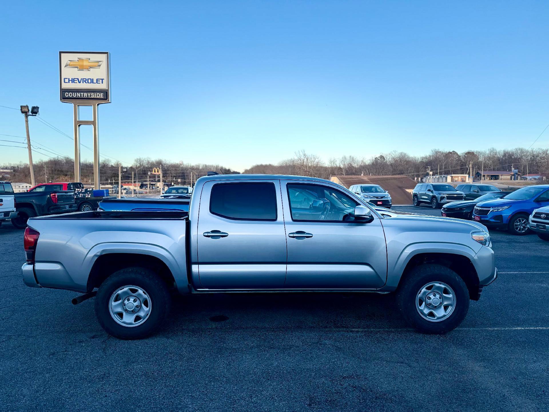 Used 2021 Toyota Tacoma SR AWD/4WD image 2