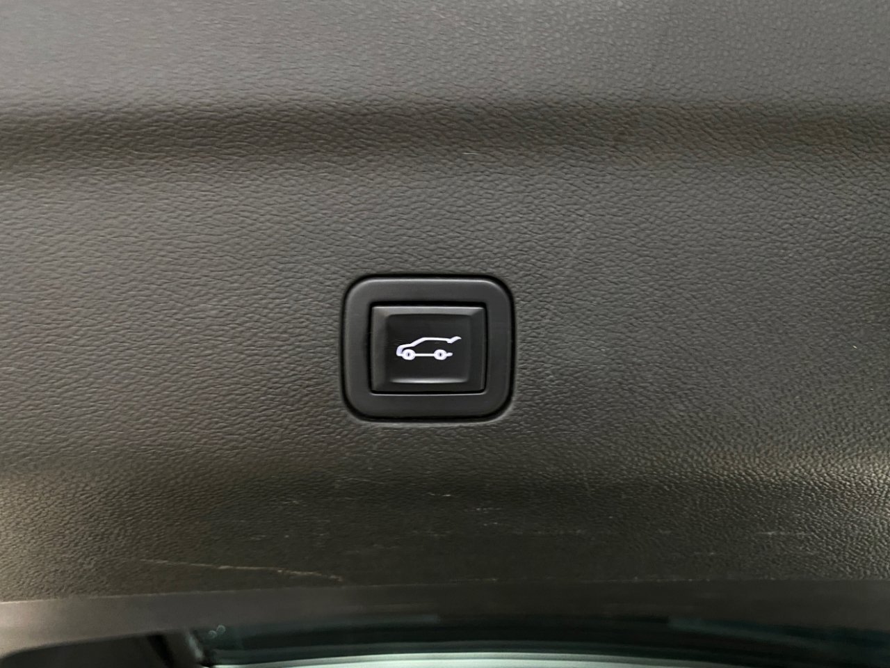 Used 2022 GMC Yukon XL Denali image 28