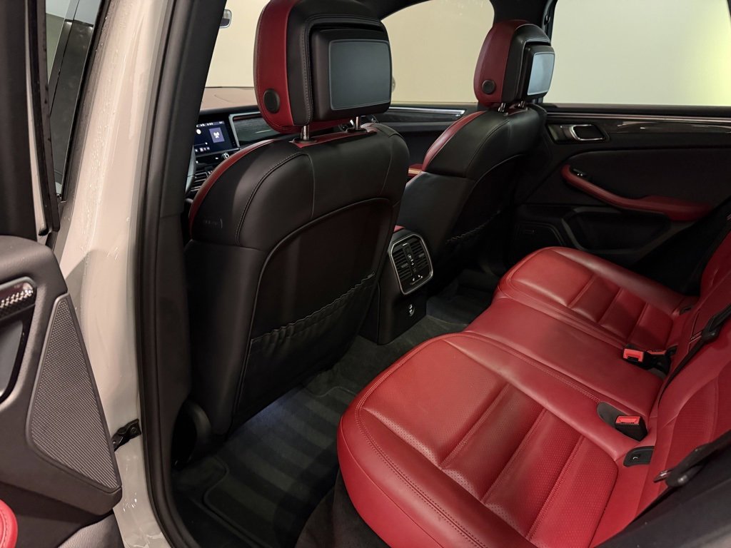 Used 2024 Porsche Macan GTS image 25