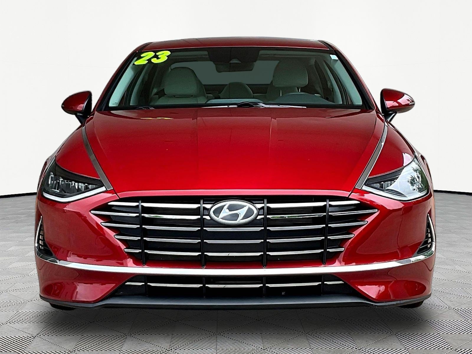 Used 2023 Hyundai Sonata SE w/ Cargo Package FWD image 2