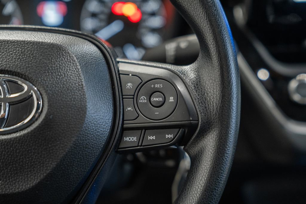 Used 2025 Toyota Corolla LE image 23