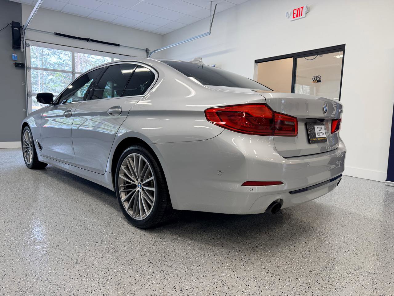 Used 2019 BMW 530i w/ Premium Package RWD image 5