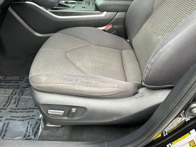 Used 2021 Toyota Highlander L image 24