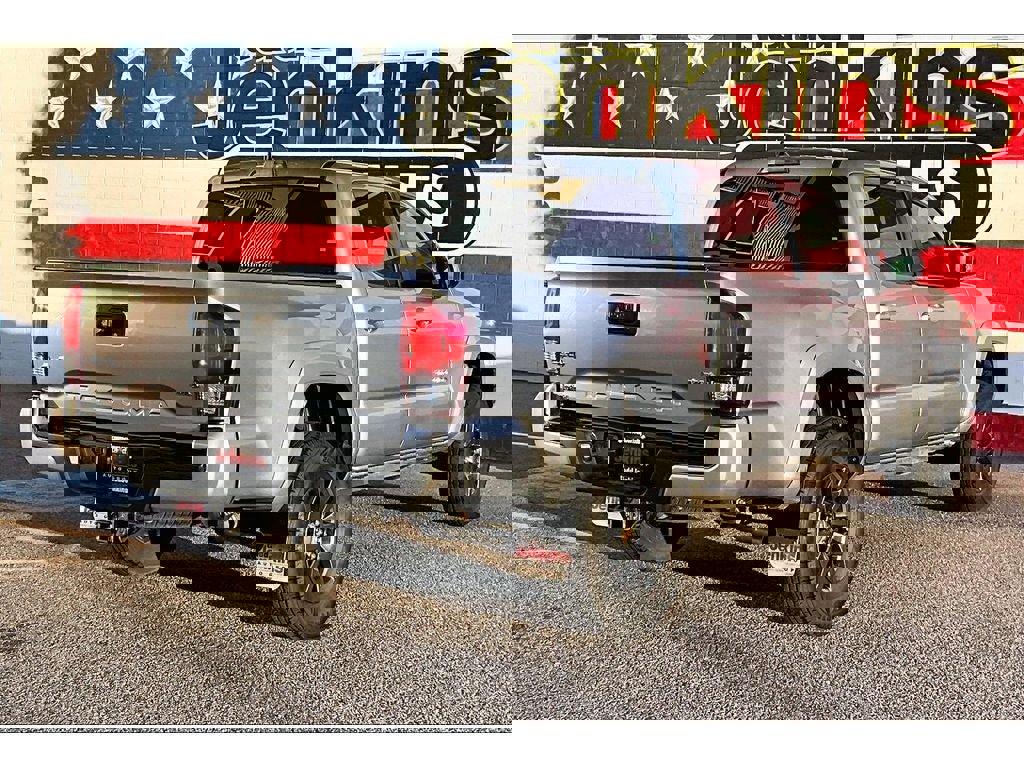 Used 2023 Toyota Tacoma SR5 w/ Technology Package image 2