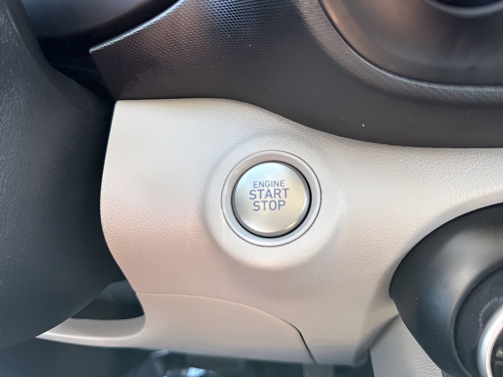 Used 2025 Hyundai Venue SEL FWD image 20