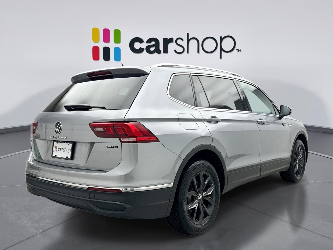 Used 2024 Volkswagen Tiguan SE AWD/4WD image 5