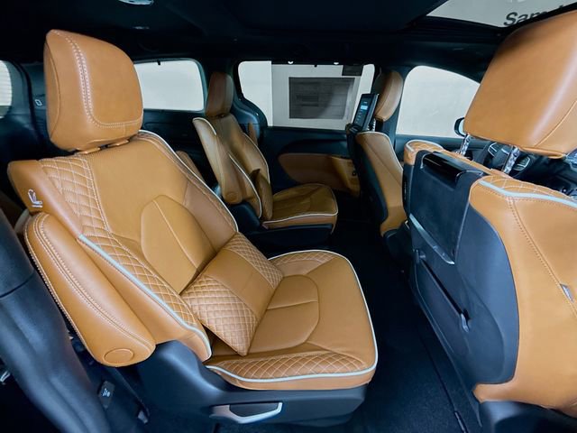 New 2026 Chrysler Pacifica Pinnacle image 29