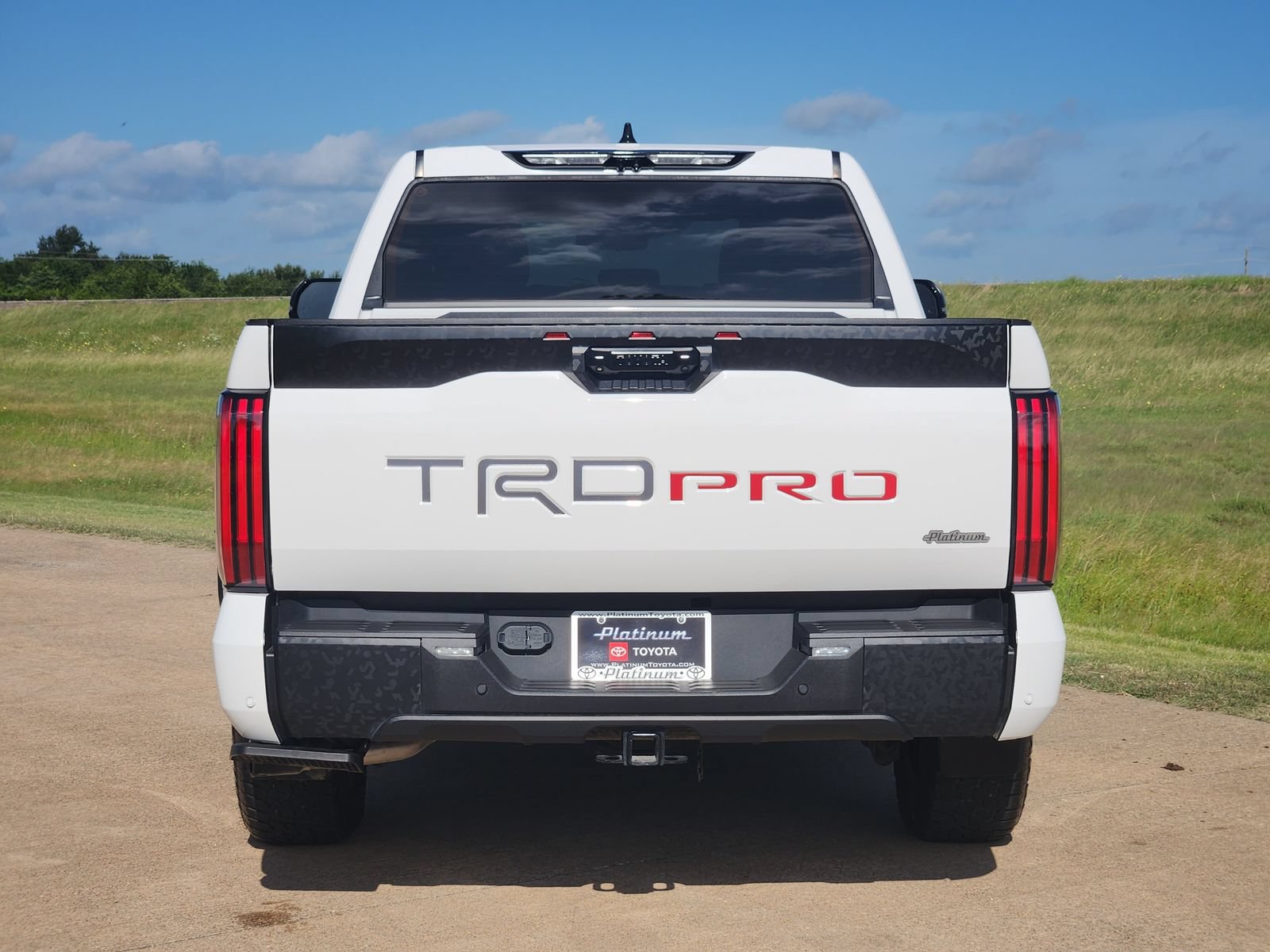 Used 2022 Toyota Tundra TRD Pro AWD/4WD image 8