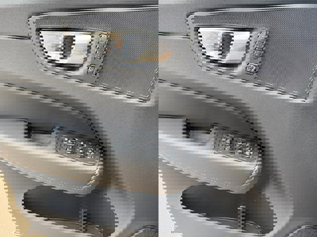 New 2025 Volvo XC60 T8 Plus w/ Protection Package Premier image 19